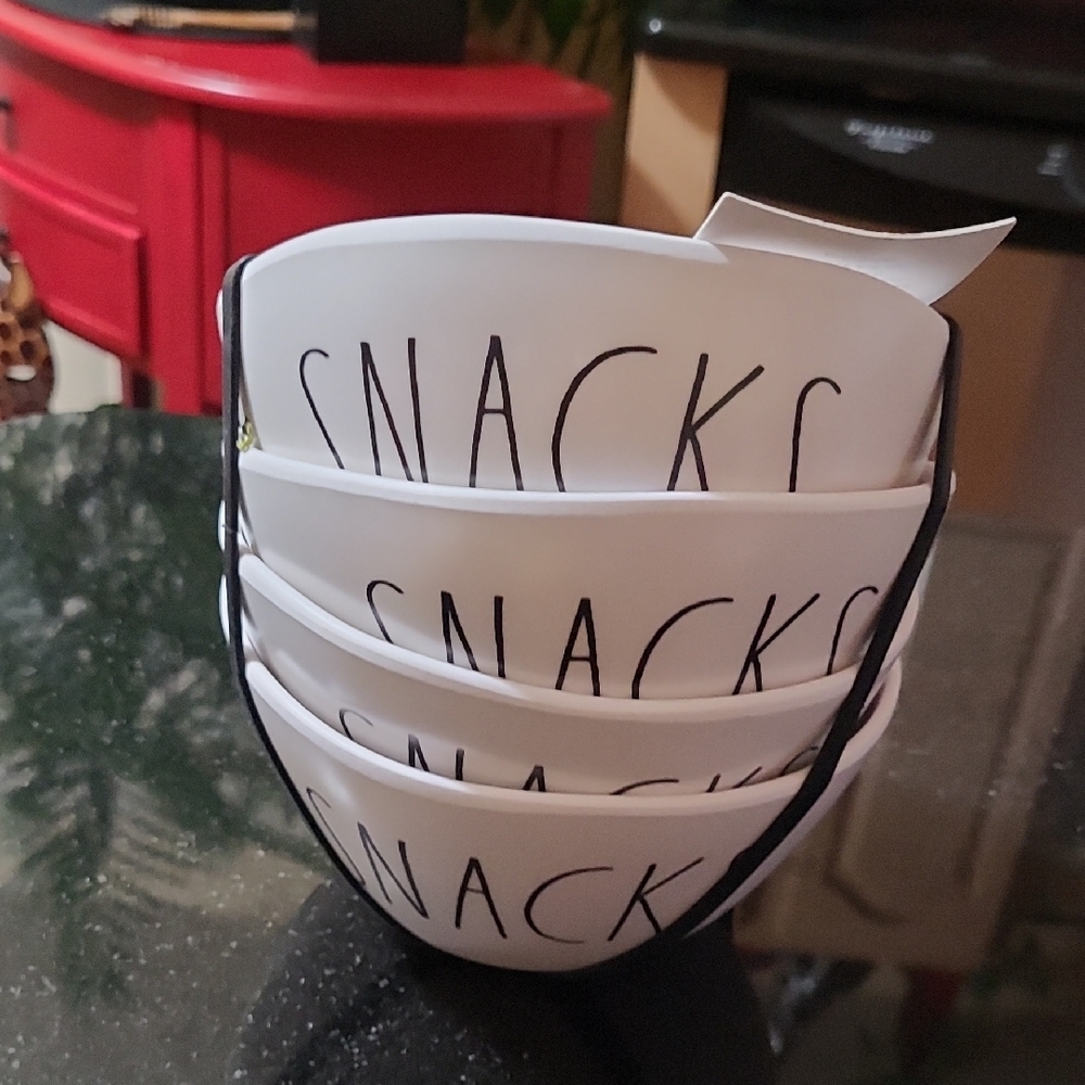Rae Dunn Snack Bowl Set